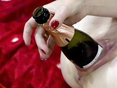 Bizarre, Extrême, Pénétrer avec le poing, Petite amie, Gode énorme, Insertion, Jouets, Mouillée