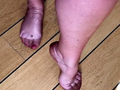 Amateur, Pies, Fetiche de pies, Abuelita, Casero, Lencería, Mamá, Nylon