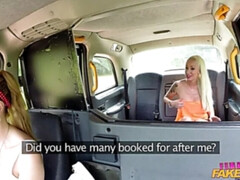 Большие сиськи, В машине, Женщины, Лесбиянка, Лизание, На природе, Киски