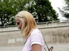 Enthousiasteling, Kont, Blond, Europees, Latijnse vrouw, Geld, Natuurlijke tieten, Buiten