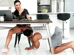 Leie, Grosser arsch, Grosser schwanz, Blasen, Braunhaarige, Hundestellung, Interrassisch, Milf