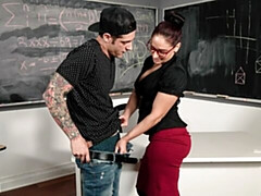 Большая жопа, Большие сиськи, Минет, Ласковые ручки, Лизание, Мастурбация, Милф, Учитель