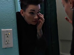 Amateur, Chica, Penetracion con dedos, Novia, Peludo, Lesbiana, Strapon, Tatuaje