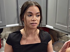 Tussi, Blasen, Braunhaarige, Handjob, Hardcore, Rasiert, Stiefmutter, Flotter dreier