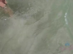 Strand, Bikini, Freundin, Handjob, Orgasmus, Rasiert, Titten, Nass