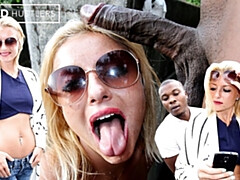 Gros cul, Noire, Sucer une bite, Gorge profonde, Queue, Interracial, Public, Réalité