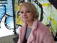 Verga grande, Rubia, Vestidas, Checa, Polla, Estilo perrito, Pov, Cabello corto