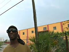 素人, 黒人, フェラチオ, 黒人, 手コキする, 異人種間, アウトドア, 公共