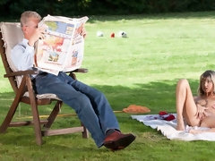 お尻, ブロンド, フェラチオ, 手コキする, キス, オナニー, アウトドア, ロシア人