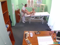 素人, フェラチオ, 医者, バック, 指いじり, なめる, 看護婦, のぞき