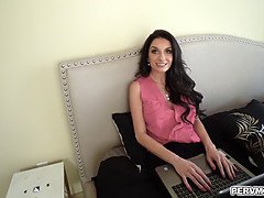 Horny mother wants sonnie to touch her cougar cunny