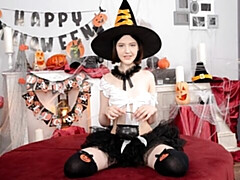 Cul, Grosse bite, Sucer une bite, Brunette brune, En levrette, Seins naturels, Maigrichonne, Nénés