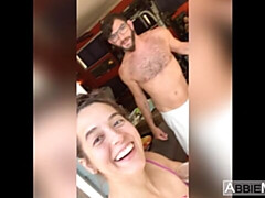 Grote kont, Grote lul, Pijpbeurt, Bruinharig, Hondjeshouding, Natuurlijke tieten, Tiener, Tieten likken