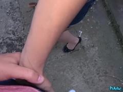 Brunette brune, Tir de sperme, Branlette thaïlandaise, Indienne, De plein air, Pov, Tatouage, Nénés