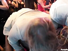 Amateur, Grosse bite, Blonde, Gorge profonde, Branlette thaïlandaise, Hd, Talons, Jarretelles