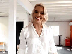 18 jaar, Lieveling, Blond, Hondjeshouding, Likken, Pornster, Kut duiken, Tiener