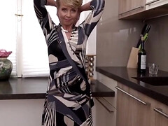 Tetas grandes, Rubia, Mamada, Tetona, Hembra, Pezones, Solo, Medias largas