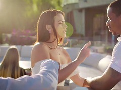 69, デカチン, 黒人, フェラチオ, 茶髪の, 顔射, キス, アウトドア