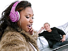 Culo grande, Verga grande, Tetas grandes, Mamada, Morena, Ébano, Madres para coger, Tetas naturales