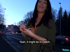 Sucer une bite, Tromperie, Éjaculation interne, Branlette thaïlandaise, Masturbation, De plein air, Public, Chatte