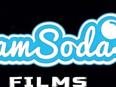 18 jahre, Bikini, Vollbusig, Kompilation, Lesbisch, Massage, Jungendliche (18+), Netzkamera