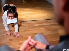 Arsch, Blondine, Hundestellung, Fingern, Handjob, Strümpfe, Entkleiden, Titten