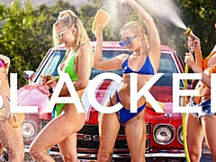 Grosse bite, Sucer une bite, En levrette, Interracial, Seins naturels, Orgie, Adolescente, Nénés