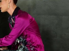 Брюнетки, Дилдо, Пальцем, Каблуки, Кожа, Мастурбация, Киски, Сосущие