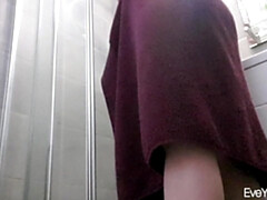 Leie, Hinter den kulissen, Braunhaarige, Frau, Fetisch, Zierlich, Dusche, Solo