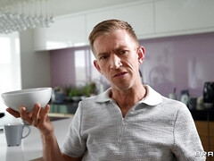 Grote mammen, Blond, Pijpbeurt, Rondborstig, Fetisj, Moeder die ik wil neuken, Moeder, Tieten likken