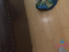 Enthousiasteling, Grote kont, Blond, Sperma in mond, Vingeren, Handbeurt, Gezichtspunt, Geschoren