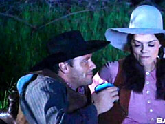 Большая жопа, Большой член, Большие сиськи, Минет, Брюнетки, Собачьи, На природе