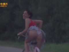 Hot italian actress in erotic video