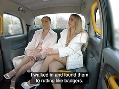 Sucer une bite, Tir de sperme, En levrette, Hd, Pov, Public, Réalité, Plan cul à trois