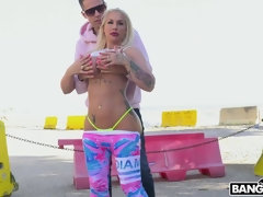 Amateur, Gros cul, Blonde, Sucer une bite, Éjaculer dans la bouche, Hard, Public, Tatouage