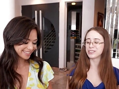 18 jahre, Tussi, Grosse titten, Blasen, Braunhaarige, Besamung, Fetisch, Jungendliche (18+)