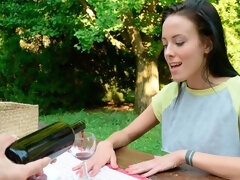 Blasen, Braunhaarige, Sperma im mund, Spermaladung, Handjob, Rasiert, Dürr, Jungendliche (18+)