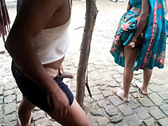 18 jaar, Vriendje, Broeder, Stel, Emo jongen, Indisch, Buiten, Lerarin