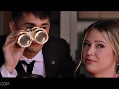 ブロンド, フェラチオ, 浮気者, イく瞬間, 顔射, 手コキする, なめる, 下着