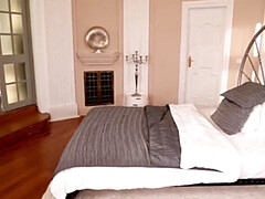 デカパイ, 茶髪の, 顔射, ヒール, 下着, 剃毛, タトゥー, 三人