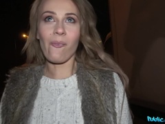 Sucer une bite, En levrette, Doigter, De plein air, Pov, Chatte, Avaler, Mouillée