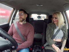 デカパイ, フェラチオ, イギリス人, 車, バック, アウトドア, オマンコ, ショートヘア