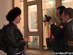 Большой член, Зрелые, Два парня и девушка, Мамочка, Реалити, Молоденькие, Втроем