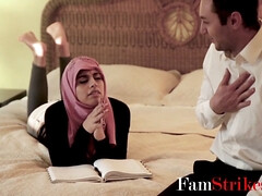 Stepdad bangs hijab-wearing Arab stepdaughter Ella Knox in taboo fantasy