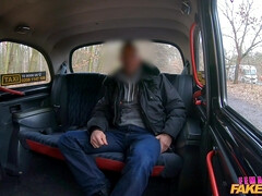 Lieveling, Grote mammen, Pijpbeurt, Auto, Naakt, Openbaar, Kut duiken, Tieten likken