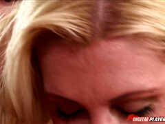 Tussi, Grosser arsch, Grosse titten, Blondine, Gesichtssitzen, Hardcore, Milf, Tätowierung