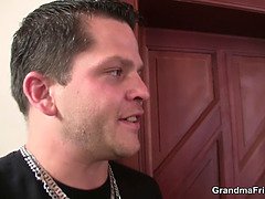 Анальный секс, Большой член, Большие сиськи, Минет, Постарше, Зрелые, Милф, Втроем