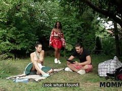 エロ熟女, 浮気する, チン, ハードコア, イタリア人, 母, アウトドア, 奇妙