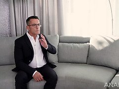 美人, ブロンド, エロ熟女, 旦那, 母, お金, オマンコ, 義母