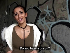 Chica, Verga grande, Tetas grandes, Morena, Tetona, Tetas naturales, Al aire libre, Público